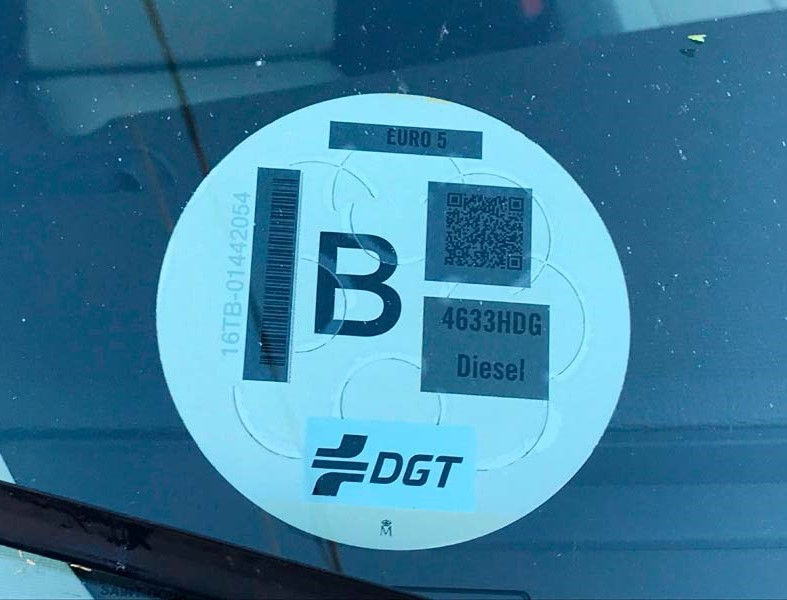 pegatina b dgt